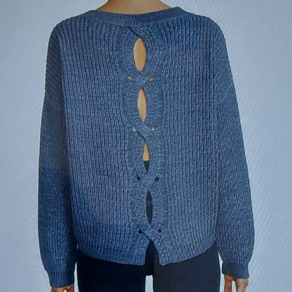 Time and Tru Blue sweater, size M-8/10 - Picture 6 of 6
